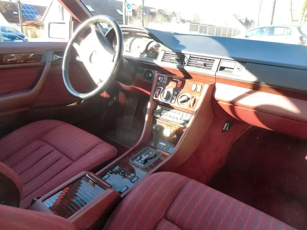 Gebraucht Mercedes 300 220 PS (161 kW) 1990 Weiß Coupé