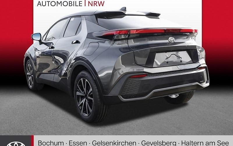 Neu Toyota C-HR 140 PS (102 kW) 2025 Marlingrau/schwarz SUV
