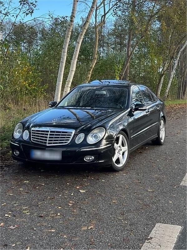 Gebraucht Mercedes E320 Avantgarde 224 PS (164 kW) 2008 Schwarz Limousine