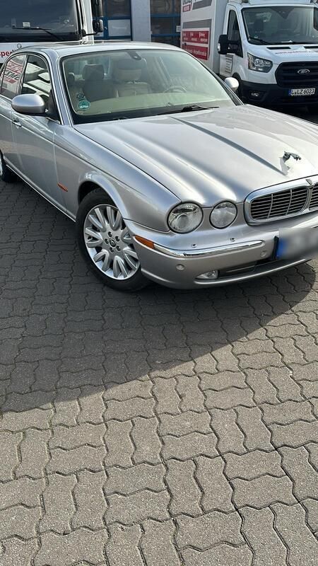 Silber Gebraucht 2008 Jaguar XJ8 Limousine | 18.990 € (Guter Preis) - Bild 1/4