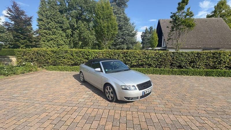 Silber Gebraucht 2003 Audi A4 Cabriolet Sport Cabrio | 8.650 € (Teuer) - Bild 1/4