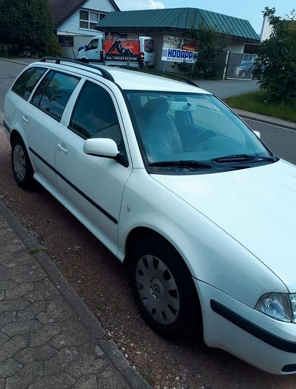 Gebraucht Skoda Octavia Classic 102 PS (75 kW) 2007 Weiß Kombi