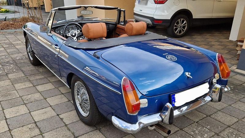 Second-hand MG B 92 CP (67 kW) 1974 Albastru Cabrio