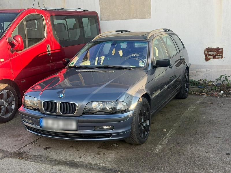 Gebraucht BMW 330 Sport Line 231 PS (169 kW) 2001 Grau Kombi