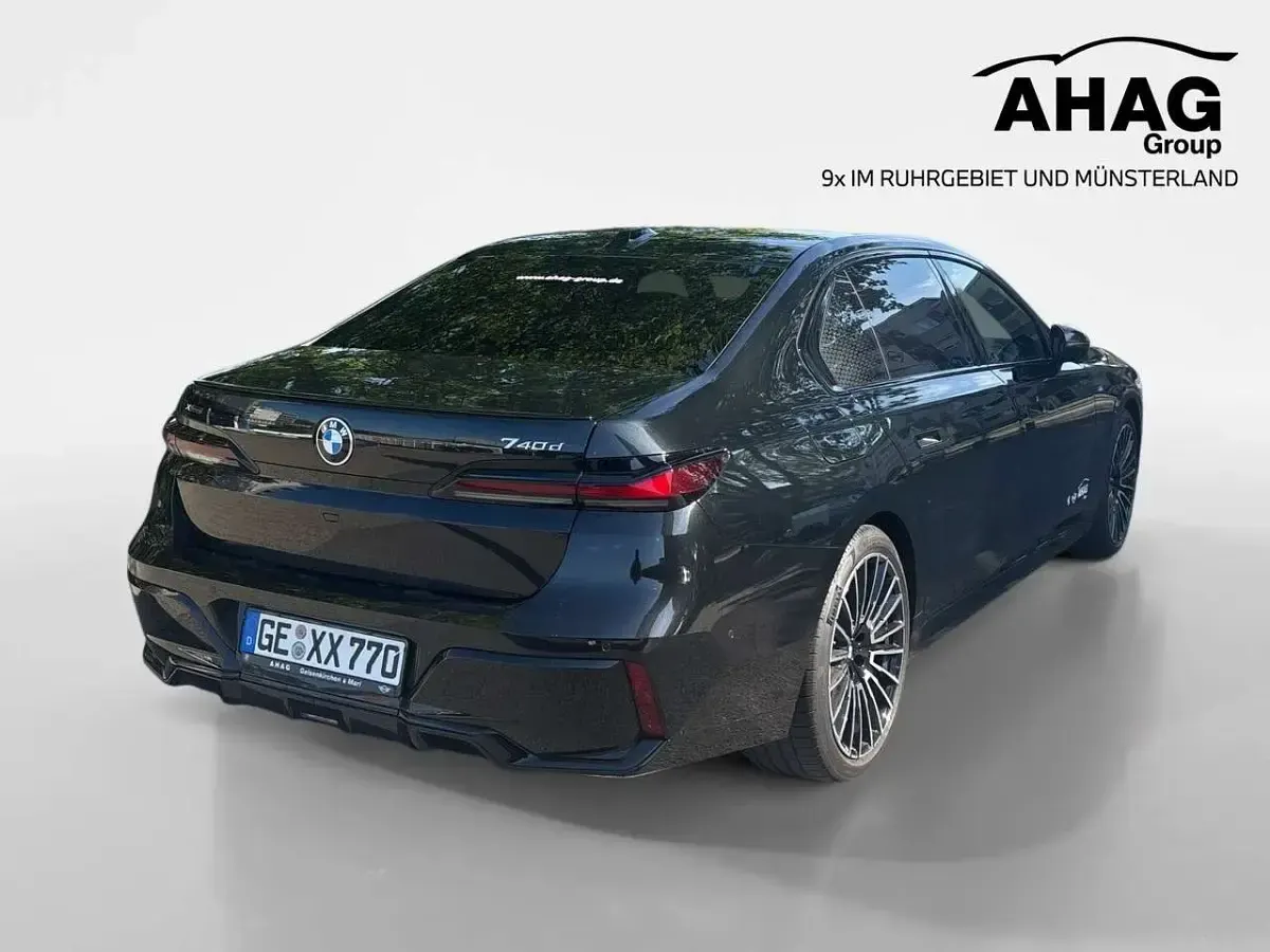 Gebraucht BMW 740 M Sport 299 PS (219 kW) 2025 Grau Limousine
