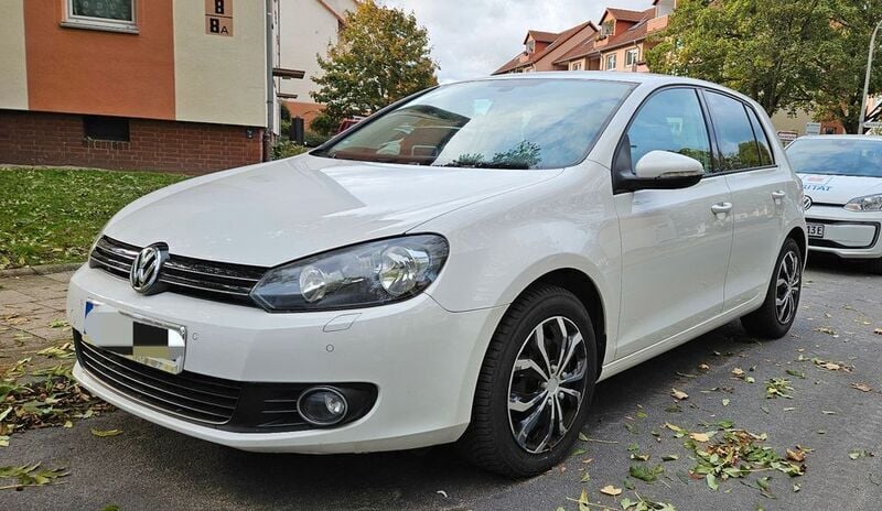 Weiß Gebraucht 2010 VW Golf VI Comfortline Limousine | 4.999 € (Fairer Preis) - Bild 1/4