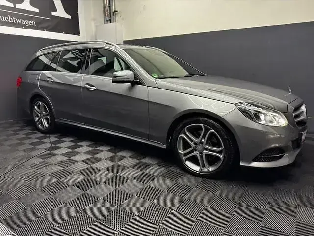 Second-hand Mercedes E250 204 CP (150 kW) 2014 Argintiu Break