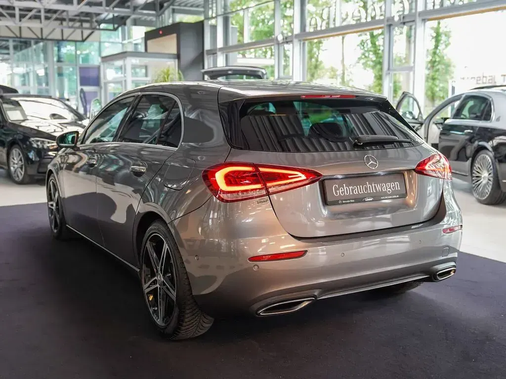 Gebraucht Mercedes A180 Progressive 116 PS (85 kW) 2018 Grau Limousine