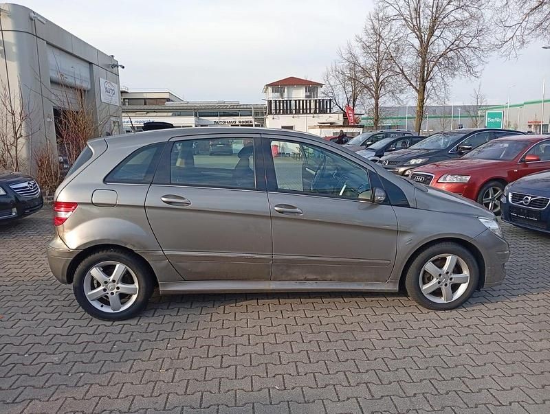 Gebraucht Mercedes B200 140 PS (102 kW) 2005 Grau Van / Kleinbus