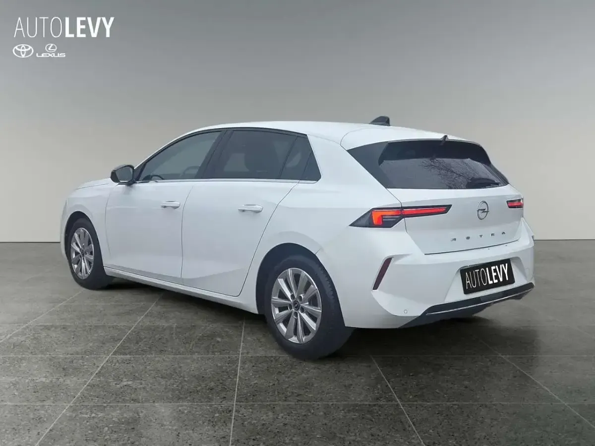 Gebraucht Opel Astra Elegance 131 PS (96 kW) 2023 Weiss banquise/typ aussenverkl Limousine