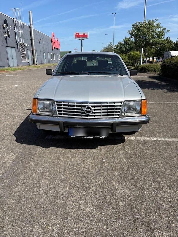Silber Gebraucht 1979 Opel Senator Limousine | 14.500 € - Bild 1/4