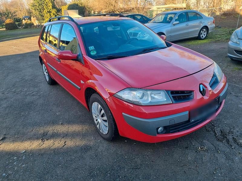Rot Gebraucht 2009 Renault Mégane GrandTour Kombi | 1.500 € (Superpreis) - Bild 1/4