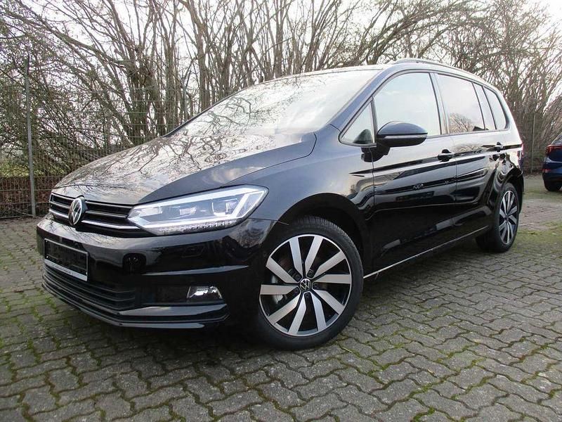Gebraucht VW Touran Highline 150 PS (110 kW) 2025 Deepblack Van / Kleinbus