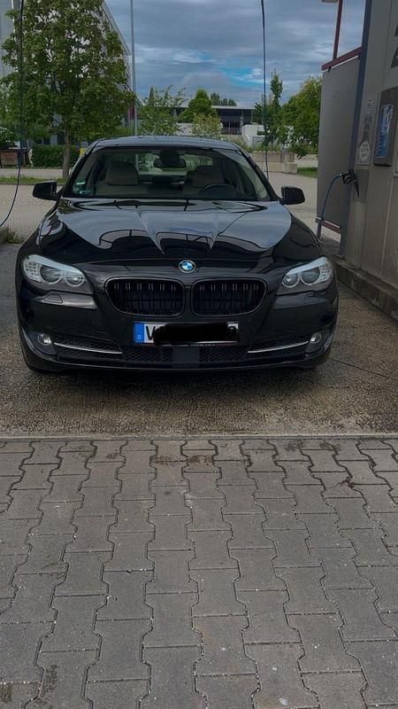Schwarz Gebraucht 2010 BMW 528 Comfort Edition Limousine | 14.000 € (Fairer Preis) - Bild 1/4