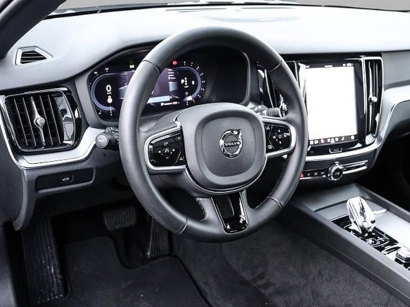 Gebraucht Volvo V60 Plus 197 PS (144 kW) 2025 Grau Kombi