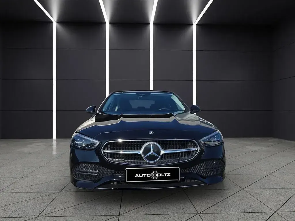 Gebraucht Mercedes C180 Avantgarde 170 PS (125 kW) 2025 Obsidianschwarz Limousine