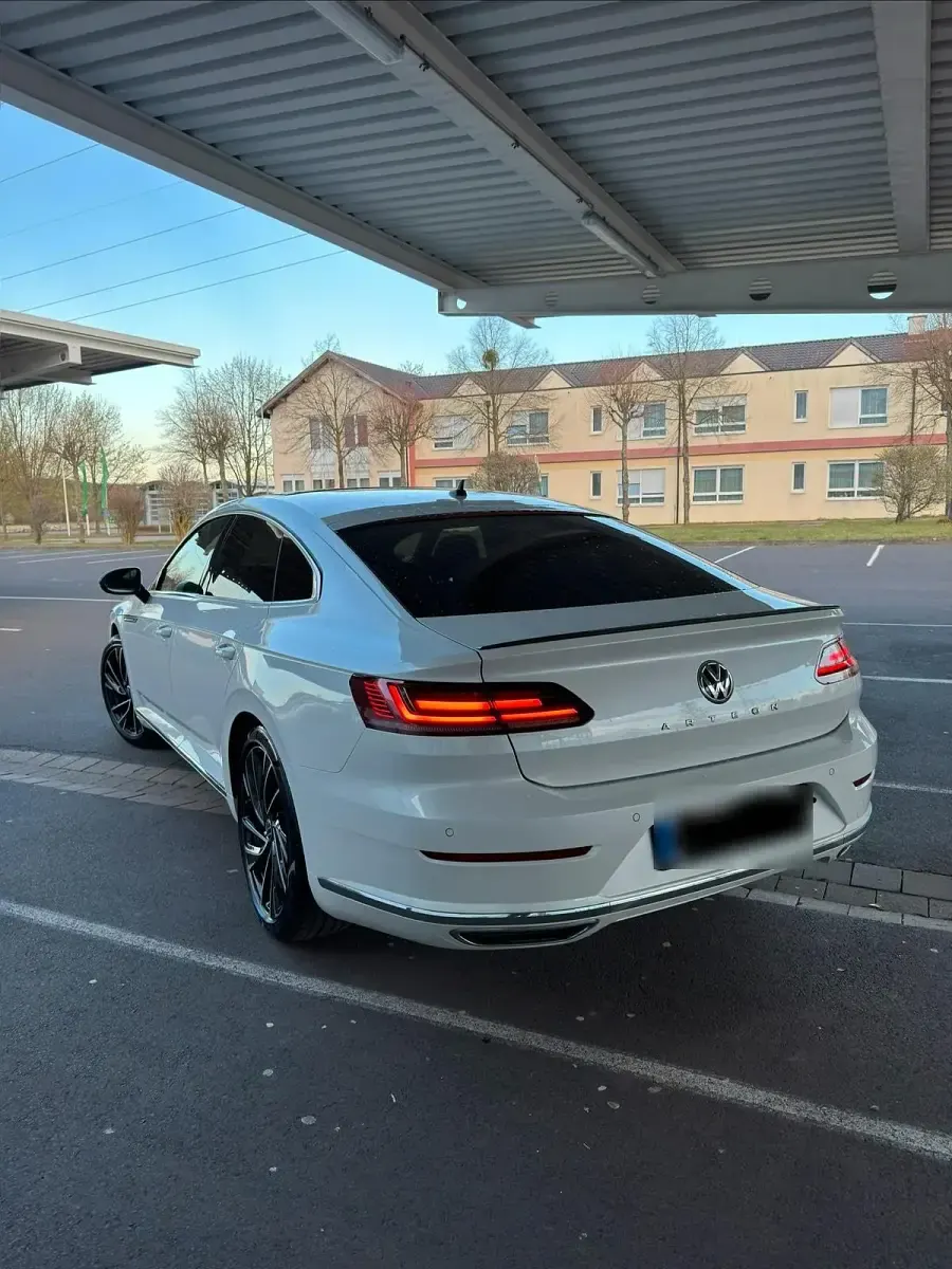 Gebraucht VW Arteon R-line 190 PS (139 kW) 2018 Weiß Kleinwagen