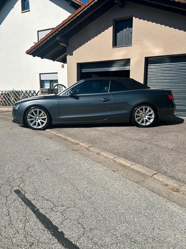 Grau Gebraucht 2012 Audi A5 Cabriolet S-Line Cabrio | 12.250 € (Fairer Preis) - Bild 1/4