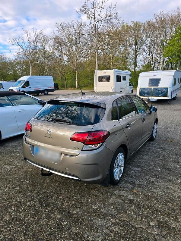 Gebraucht Citroën C4 99 PS (72 kW) 2015 Andere farben Kleinwagen