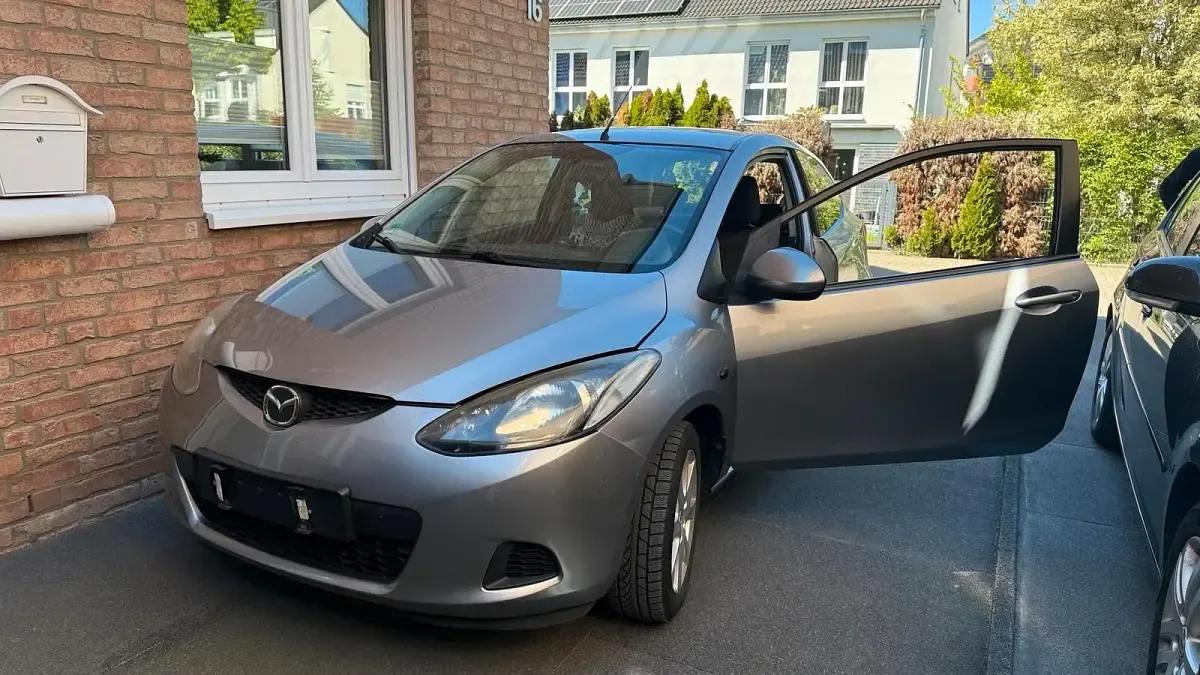 Usata Mazda 2 85 CV (62 kW) 2010 Grigio Utilitaria