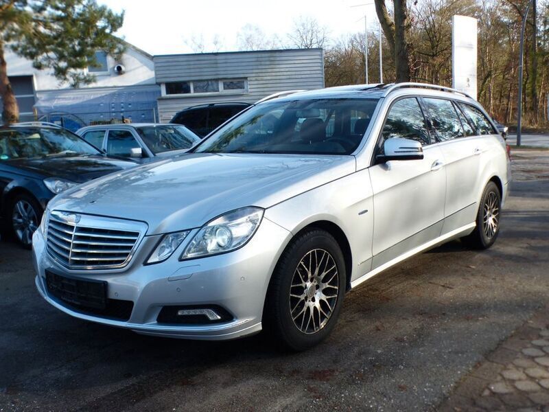Iridiumsilber metalliclack Gebraucht 2009 Mercedes E350 Elegance Kombi | 7.499 € (Superpreis) - Bild 1/4