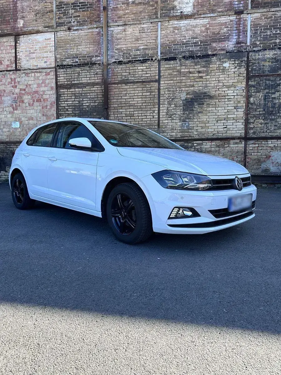 Gebraucht VW Polo Comfortline 95 PS (69 kW) 2018 Weiß Kleinwagen