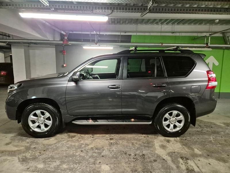 Gebraucht Toyota Land Cruiser Comfort 177 PS (130 kW) 2017 Grau SUV