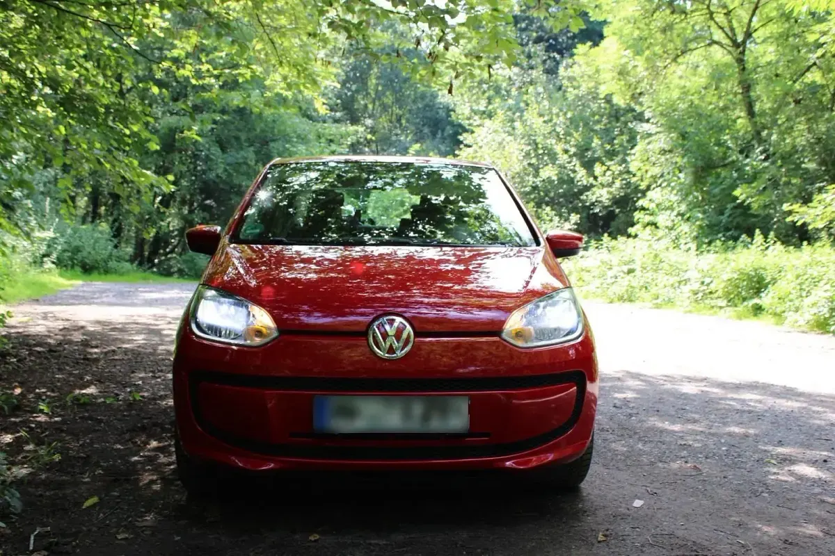 Gebraucht VW up! 60 PS (44 kW) 2015 Rot Kleinwagen
