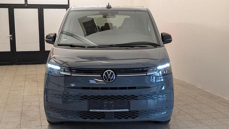 Second-hand VW Multivan 136 CP (100 kW) 2022 Gri Monovolum