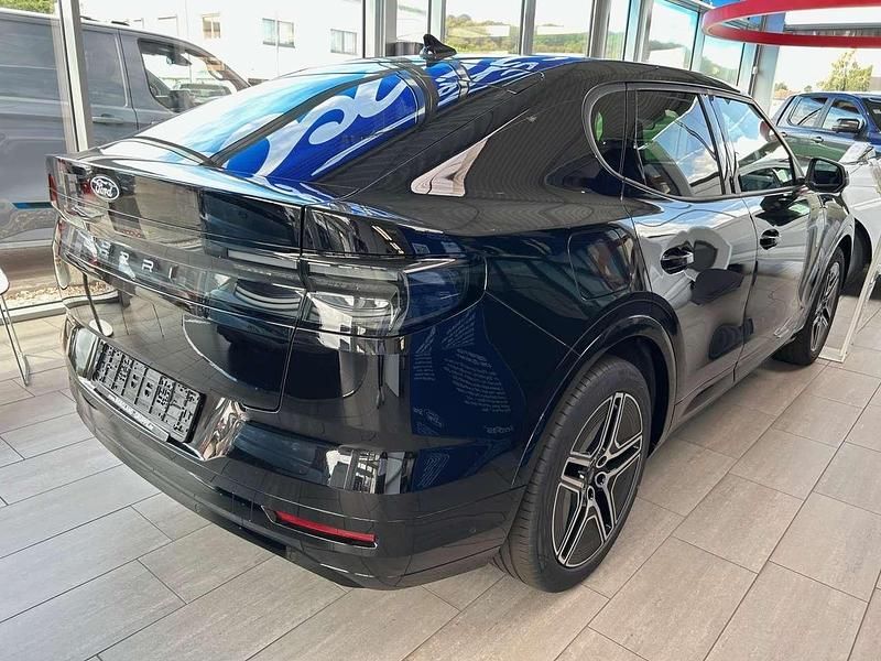 Neu Ford Capri Extended Range 210 kW (286 PS) 2025 Agate black metallic schwarz Coupé