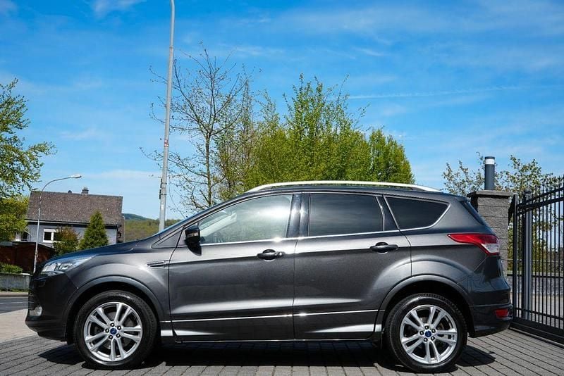 Second-hand Ford Kuga Individual 179 CP (131 kW) 2016 Gri SUV