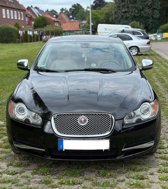 Schwarz Gebraucht 2010 Jaguar XF Limousine | 8.999 € (Teuer) - Bild 1/4