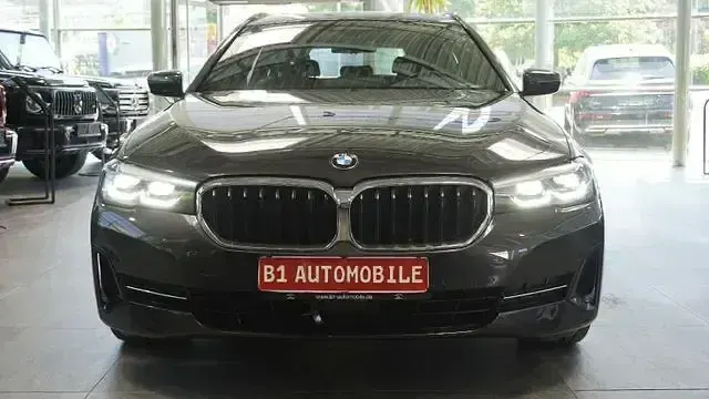 Gebraucht BMW 520 Performance 190 PS (139 kW) 2022 Sophistograu Kombi