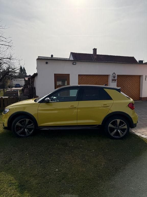 Gebraucht Audi A1 S-Line 150 PS (110 kW) 2021 Gelb SUV
