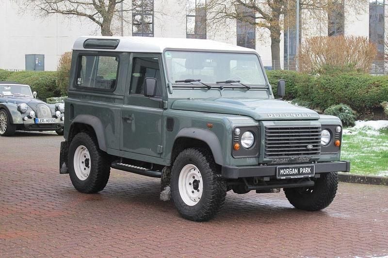 Gebraucht Land Rover Defender 122 PS (89 kW) 2014 Grün Kombi
