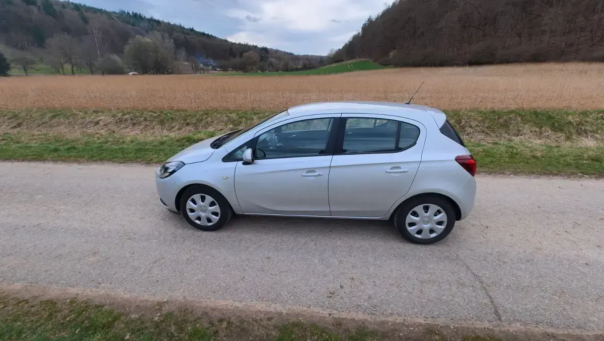 Używany Opel Corsa Edition 69 KM (50 kW) 2016 Srebrny Hatchback