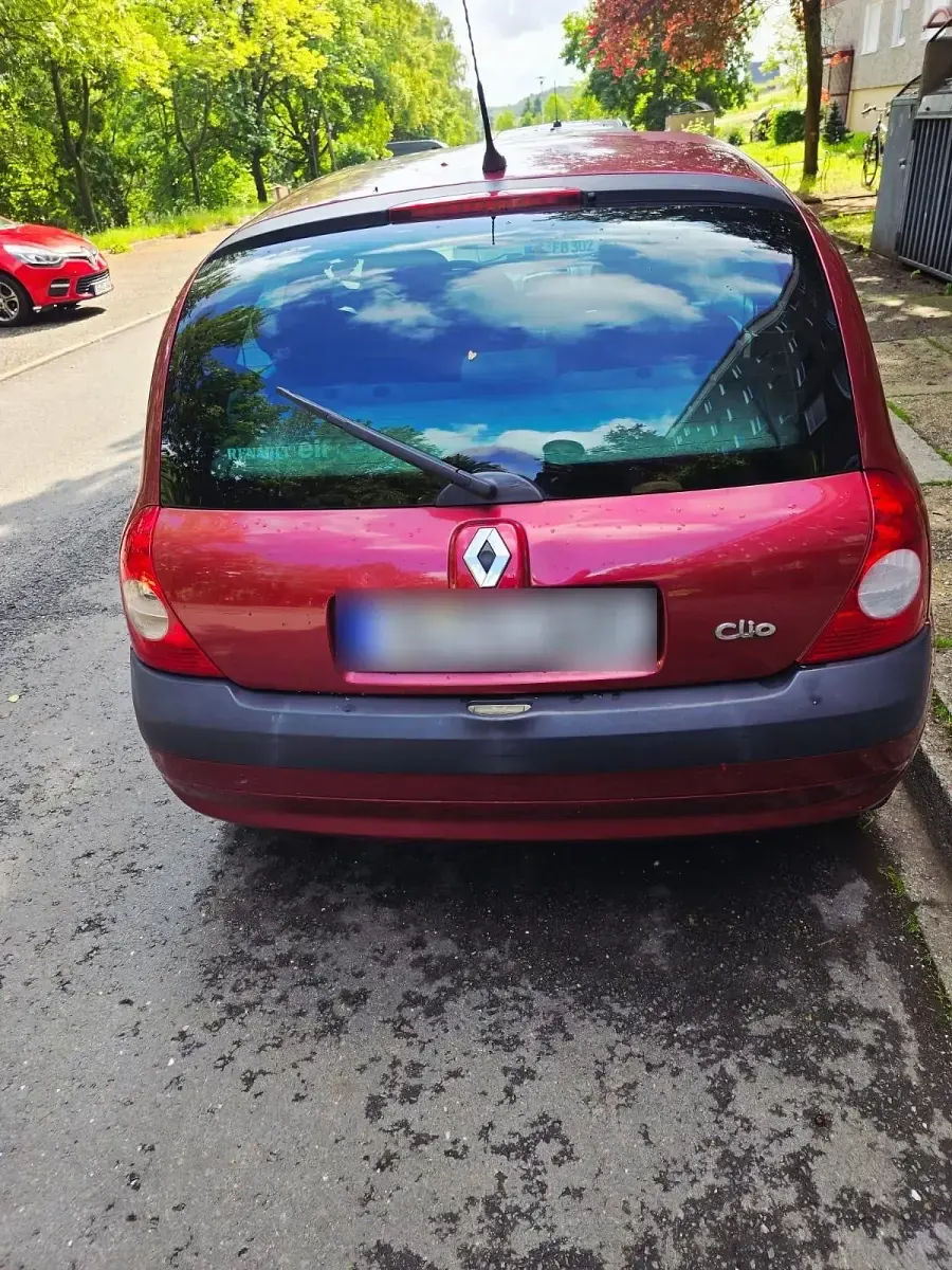 Gebraucht Renault Clio II 65 PS (47 kW) 2002 Rot Kleinwagen