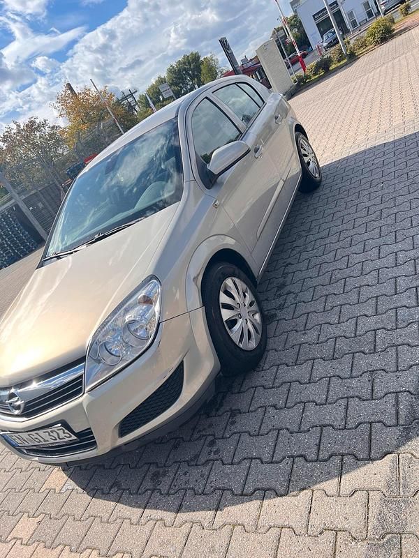 Gebraucht Opel Astra 122 PS (89 kW) 2009 Kleinwagen