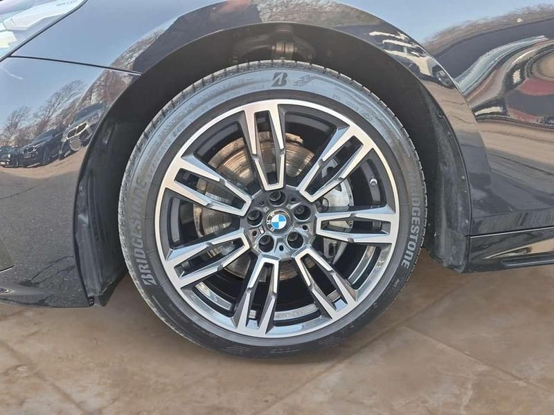 Gebraucht BMW 540 M Sport 303 PS (222 kW) 2025 M carbonschwarz metallic Kombi