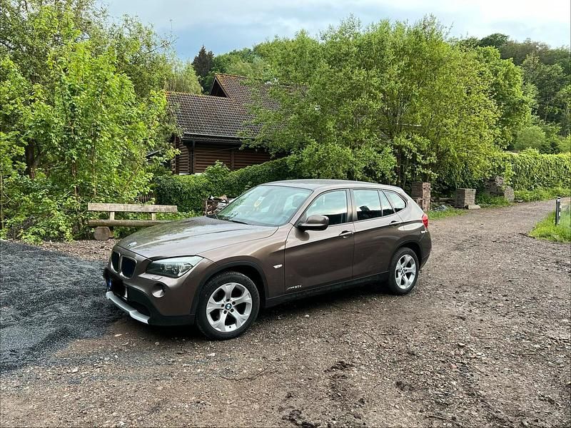 Gebraucht BMW X1 176 PS (129 kW) 2011 Braun SUV
