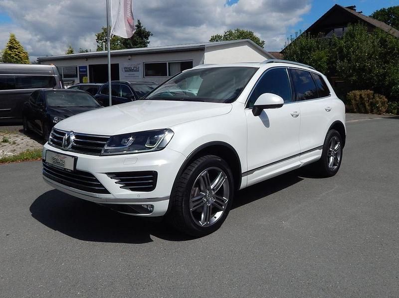 Oryxweiss Gebraucht 2016 VW Touareg R-line SUV | 26.980 € (Etwas zu teuer) - Bild 1/4