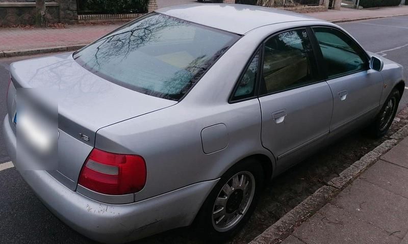 Gebraucht Audi A4 100 PS (73 kW) 1998 Silber Limousine