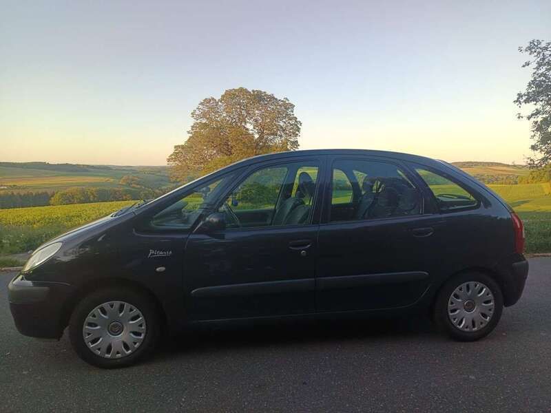 Blau Gebraucht 2005 Citroën Xsara Picasso Comfort Van / Kleinbus | 2.800 € (Teuer) - Bild 1/4