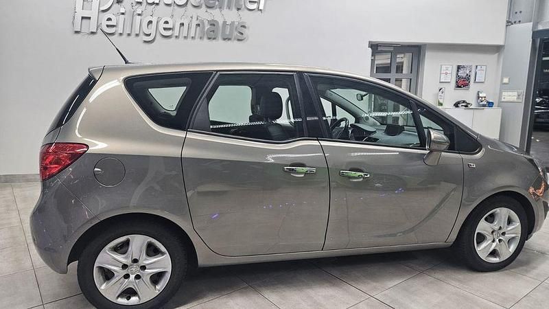 Gebraucht Opel Meriva Innovation 101 PS (74 kW) 2010 Braun Van / Kleinbus