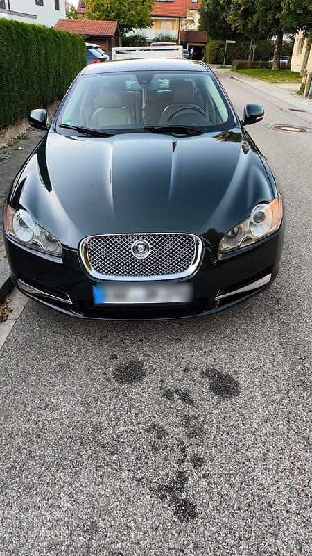 Grün Gebraucht 2011 Jaguar XF Limousine | 5.500 € (Superpreis) - Bild 1/4