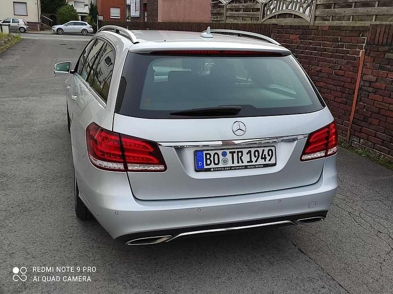 Gebraucht Mercedes E220 Avantgarde 170 PS (125 kW) 2016 Silber Limousine