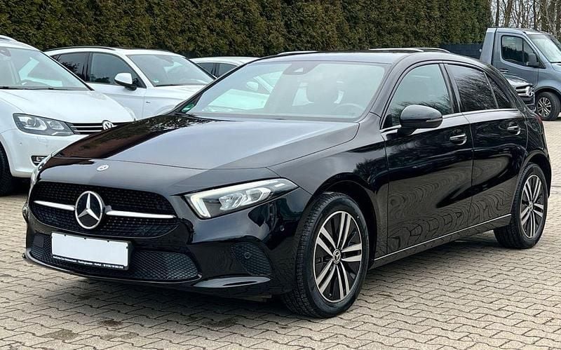 Gebraucht Mercedes A250 Night 160 PS (117 kW) 2022 Nachtschwarz Limousine