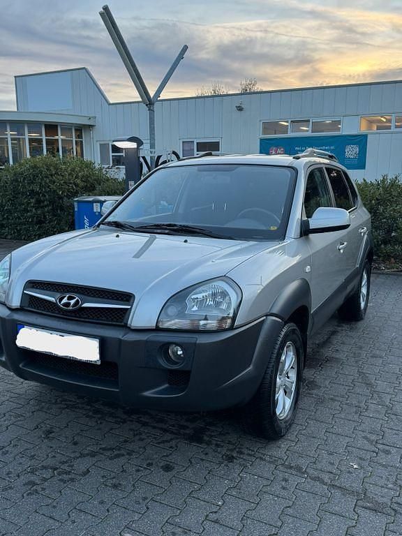 Silber Gebraucht 2010 Hyundai Tucson GLS SUV | 4.350 € (Fairer Preis) - Bild 1/4