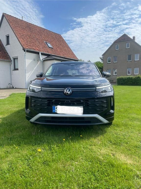 Schwarz Gebraucht 2025 VW Tayron SUV | 51.900 € - Bild 1/4