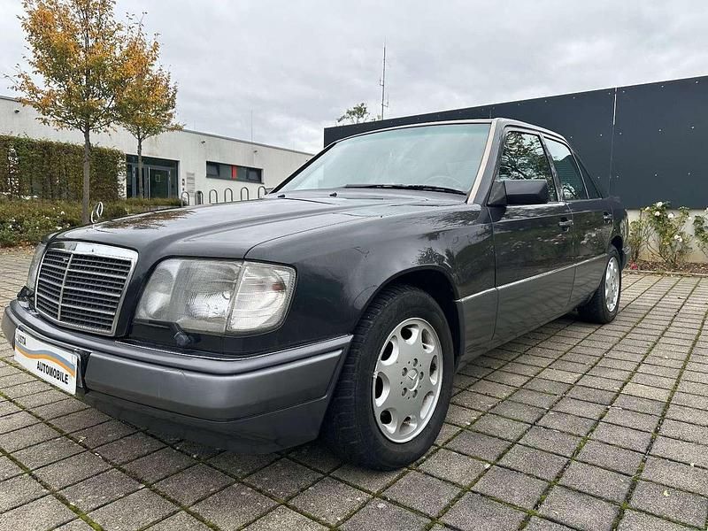 Schwarz Gebraucht 1993 Mercedes 250 Limousine | 9.900 € - Bild 1/4